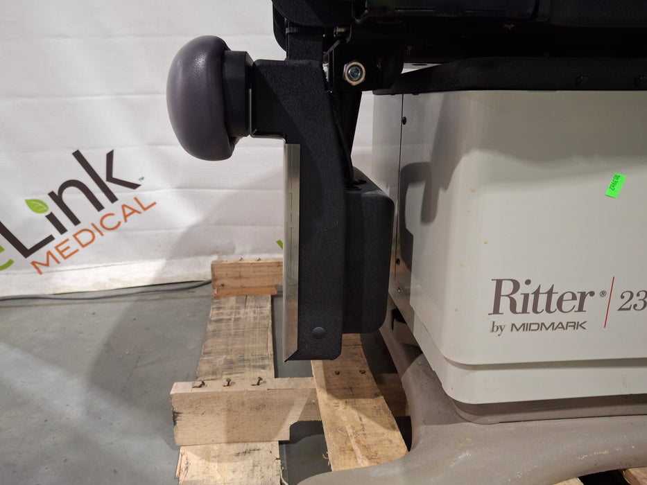 Midmark 230 Power Procedure Chair