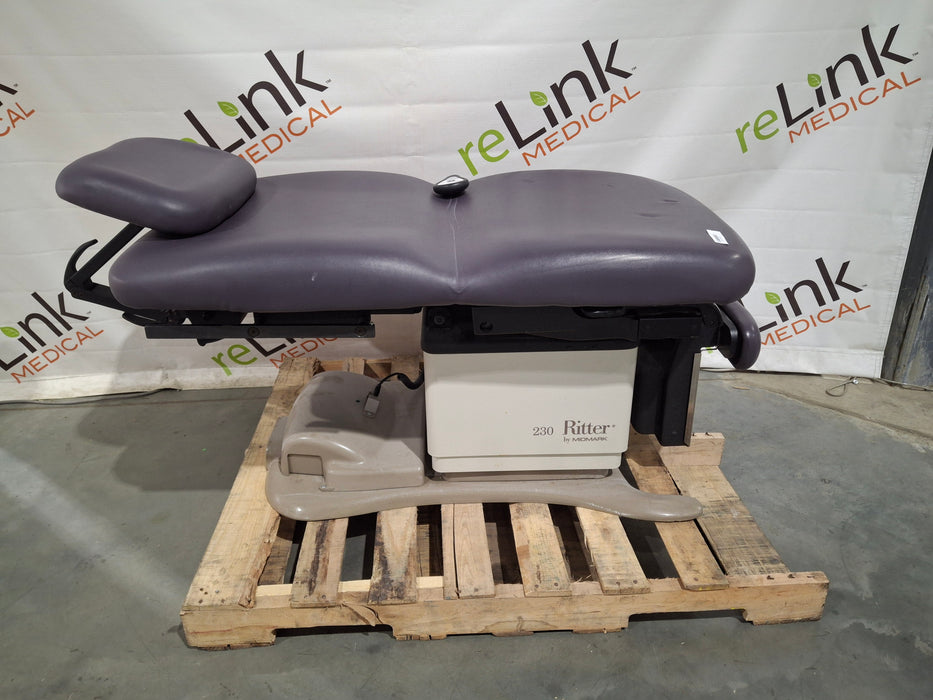 Midmark 230 Power Procedure Chair