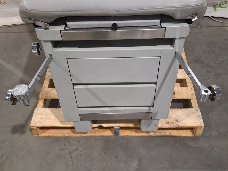 UMF Medical UMF Medical 5540 Exam Table Exam Chairs / Tables reLink Medical