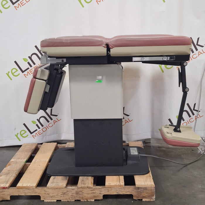 Midmark Midmark 411 Power Exam Table Exam Chairs / Tables reLink Medical