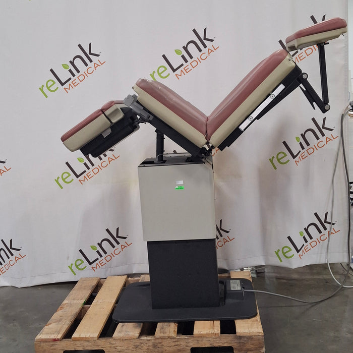 Midmark Midmark 411 Power Exam Table Exam Chairs / Tables reLink Medical