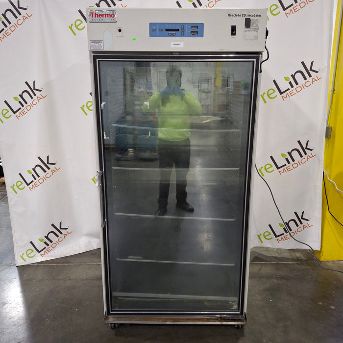 Thermo Scientific Thermo Scientific 3950 Reach-In CO2 Incubator Research Lab reLink Medical