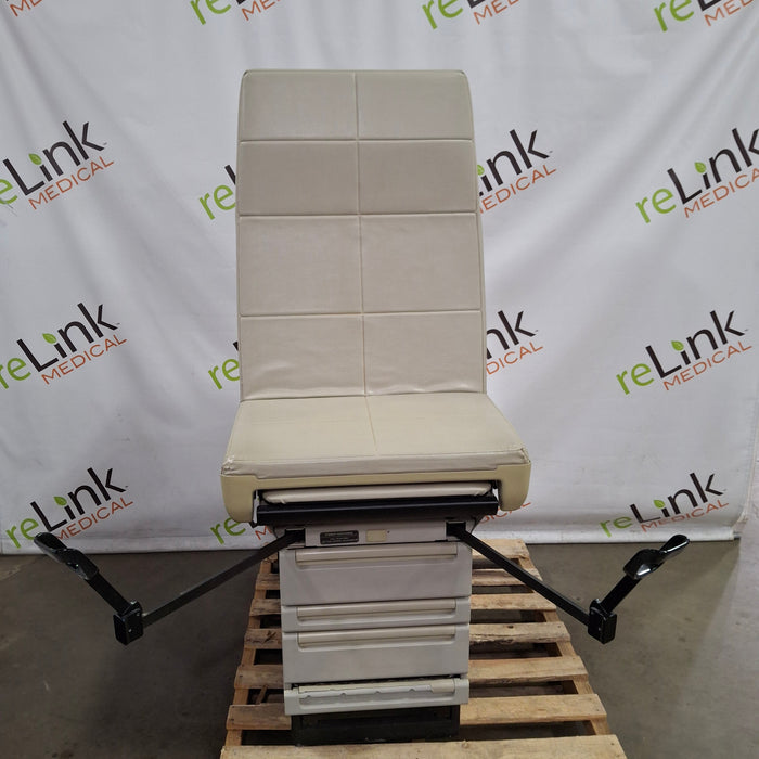 Midmark Midmark 404 Exam Table Exam Chairs / Tables reLink Medical