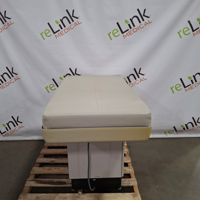 Midmark Midmark 404 Exam Table Exam Chairs / Tables reLink Medical