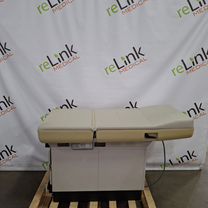 Midmark Midmark 404 Exam Table Exam Chairs / Tables reLink Medical