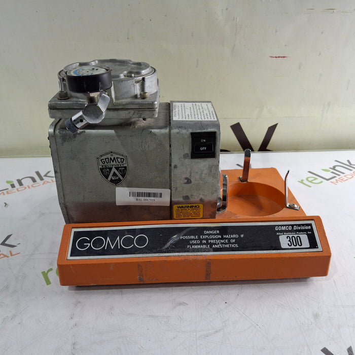 Gomco 300 Tabletop Aspirator