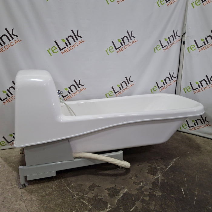 Invacare Corporation IH6302GADH Tub w/IH200 Patient Lift