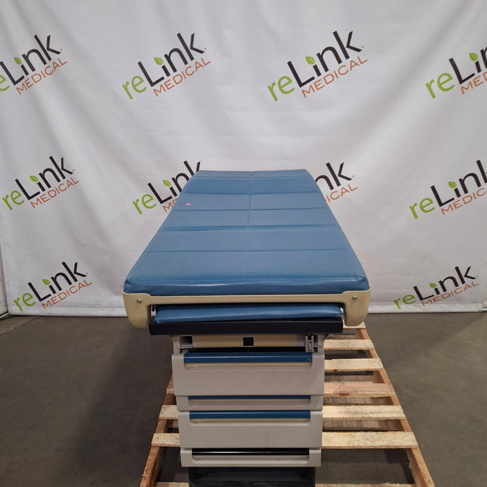 Midmark Midmark 404 Exam Table Exam Chairs / Tables reLink Medical