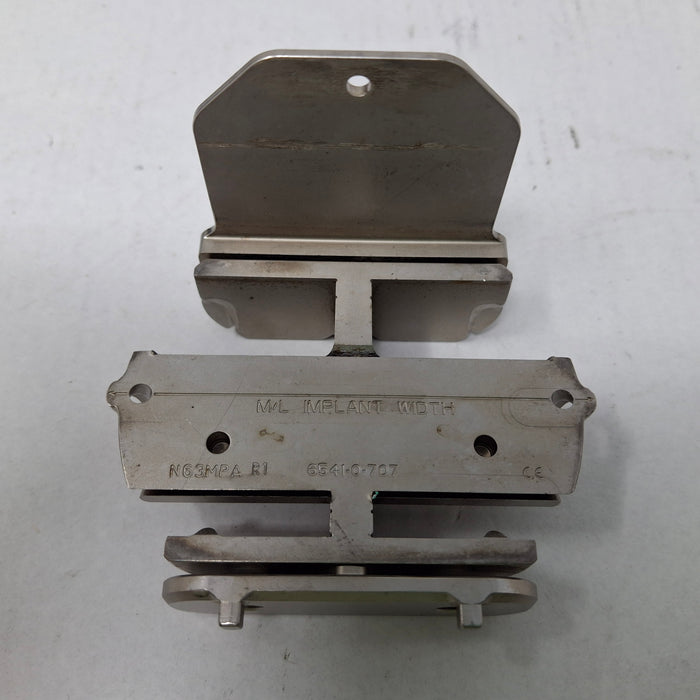 Stryker Triathlon AR Cutting Block Instruments