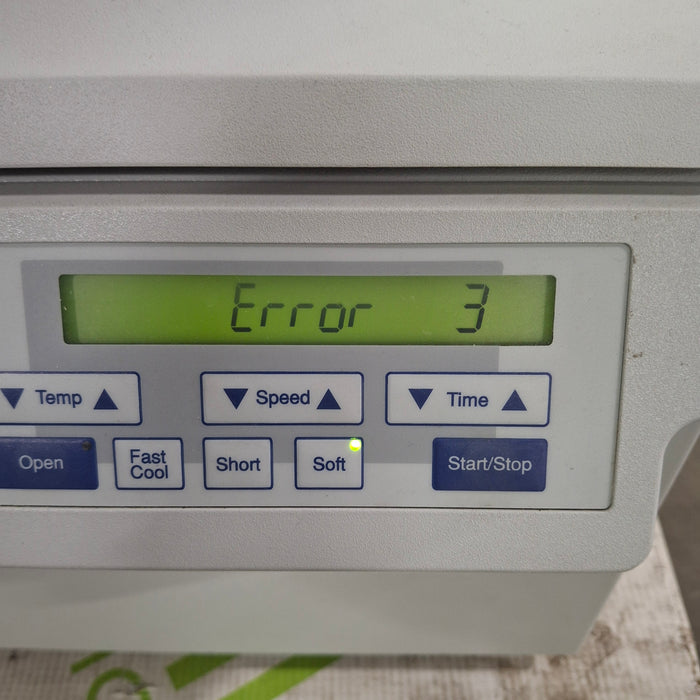 Eppendorf 5417R Centrifuge