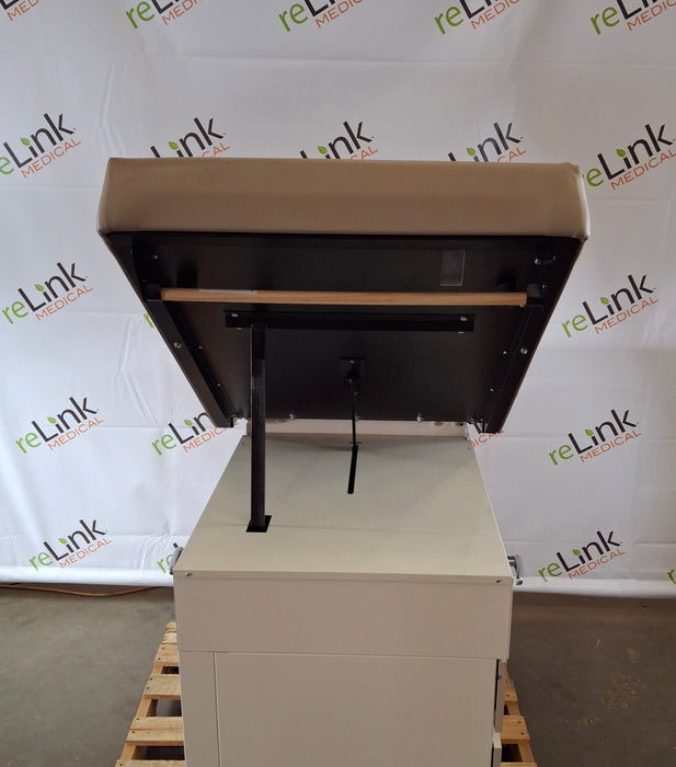 Enochs Enochs Excel 71 Medical Examination Room Patient Table Exam Chairs / Tables reLink Medical