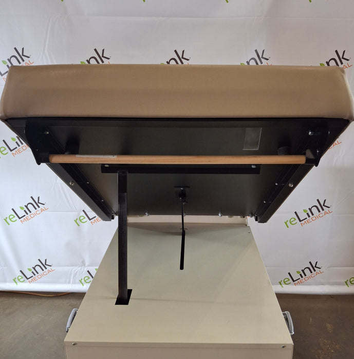 Enochs Enochs Excel 71 Medical Examination Room Patient Table Exam Chairs / Tables reLink Medical