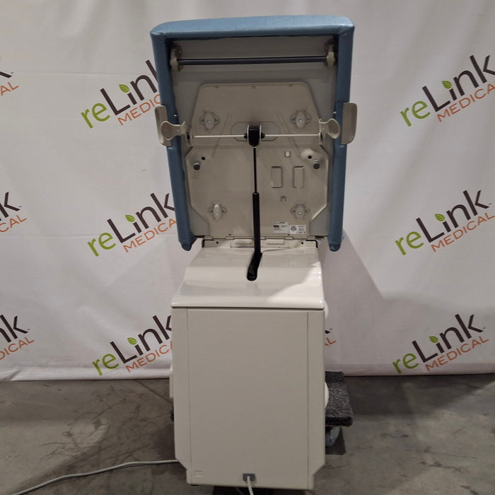 Midmark Midmark 204 Exam Table Exam Chairs / Tables reLink Medical