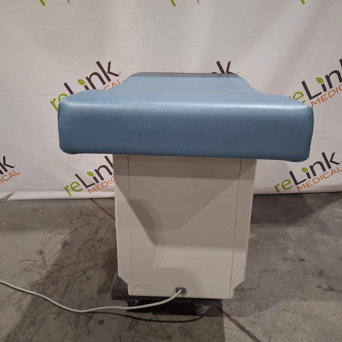 Midmark 204 Exam Table