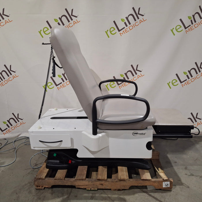 UMF Medical 4070 Power Exam Chair
