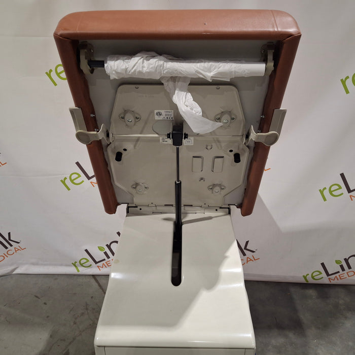 Midmark Midmark 204 Exam Table Exam Chairs / Tables reLink Medical