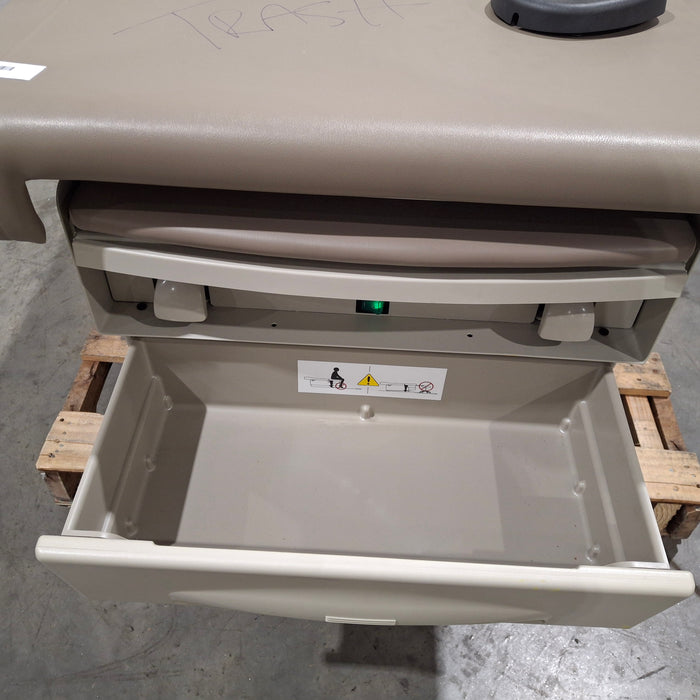Midmark 222 Procedure Chair