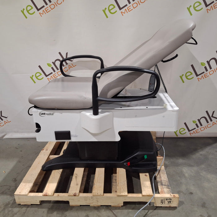 UMF Medical 4070 Power Exam Chair