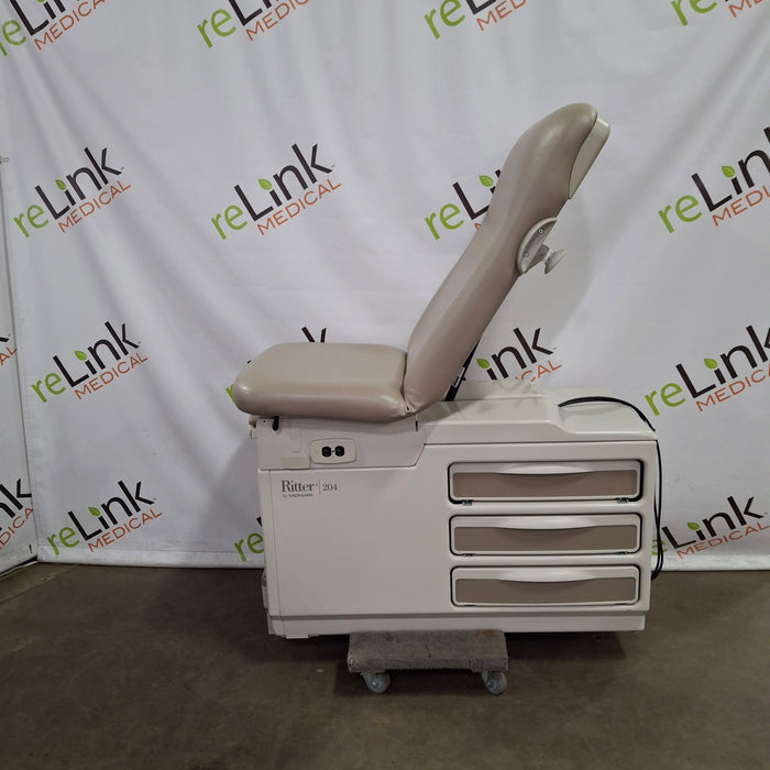 Midmark Midmark 204 Exam Table Exam Chairs / Tables reLink Medical