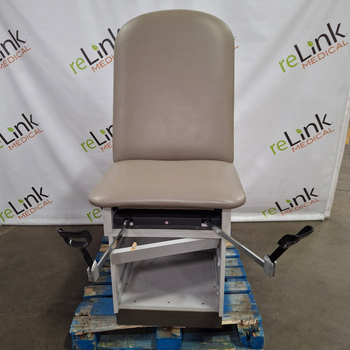 Clinton Industries Clinton Industries Family Practices Manual Exam Table Exam Chairs / Tables reLink Medical
