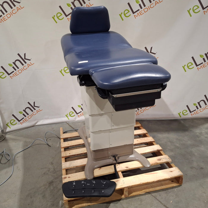 Midmark 230 Power Procedure Chair