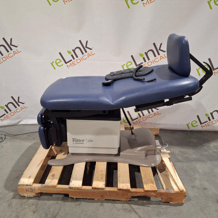 Midmark 230 Power Procedure Chair
