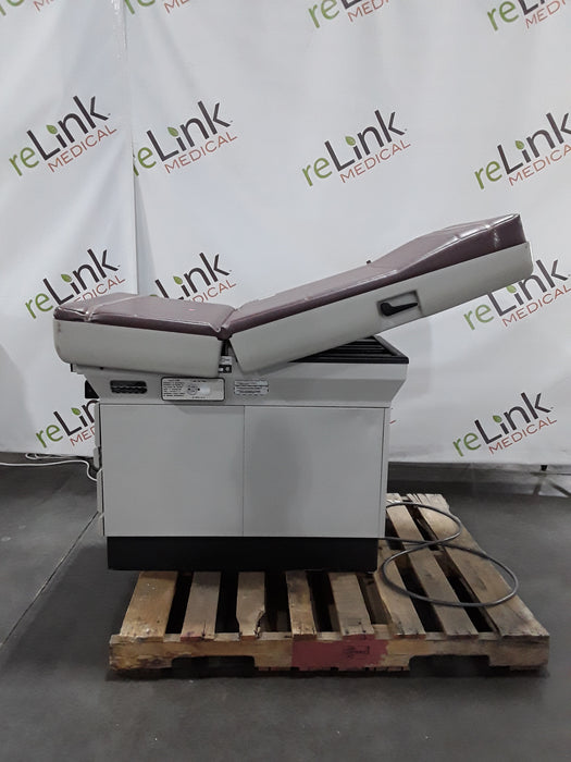 Midmark Midmark 404 Exam Table Exam Chairs / Tables reLink Medical