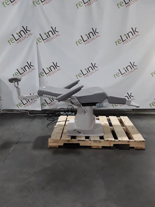 Reliance Medical Products, Inc. 7000H Exam Chair