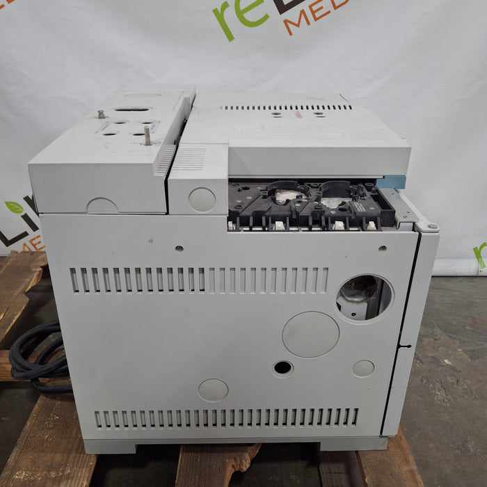Hewlett Packard 6890 Gas Chromatograph