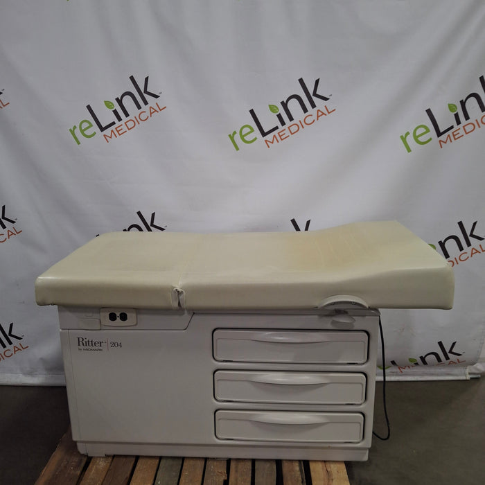 Midmark Midmark 204 Exam Table Exam Chairs / Tables reLink Medical