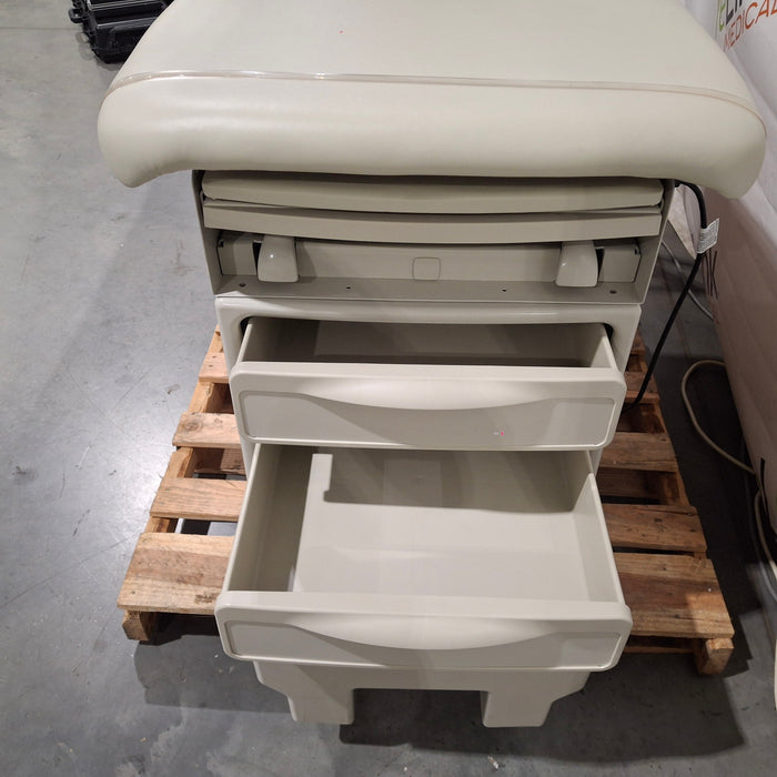 Midmark Midmark 204 Exam Table Exam Chairs / Tables reLink Medical