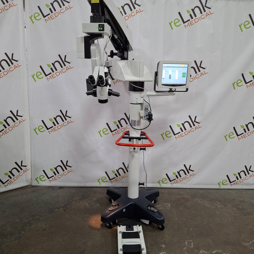 Leica M844 F40 ophthalmic surgical microscope.