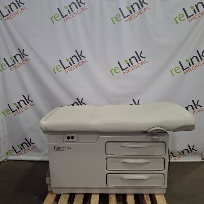 Midmark Midmark 204 Exam Table Exam Chairs / Tables reLink Medical
