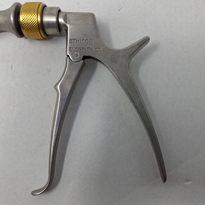 Ethicon Inc. Endopath ES Clip Applier