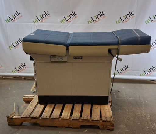 Midmark Midmark 404 Exam Table Exam Chairs / Tables reLink Medical