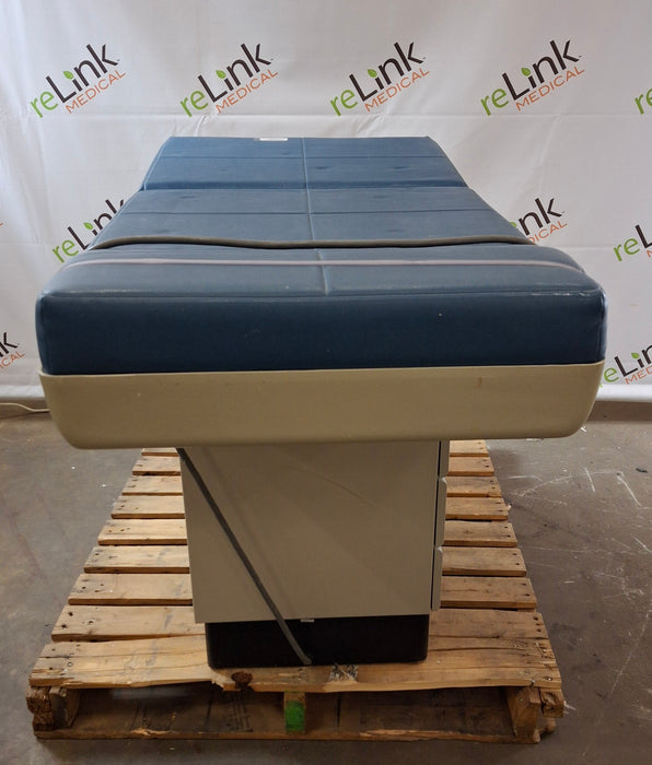 Midmark Midmark 404 Exam Table Exam Chairs / Tables reLink Medical