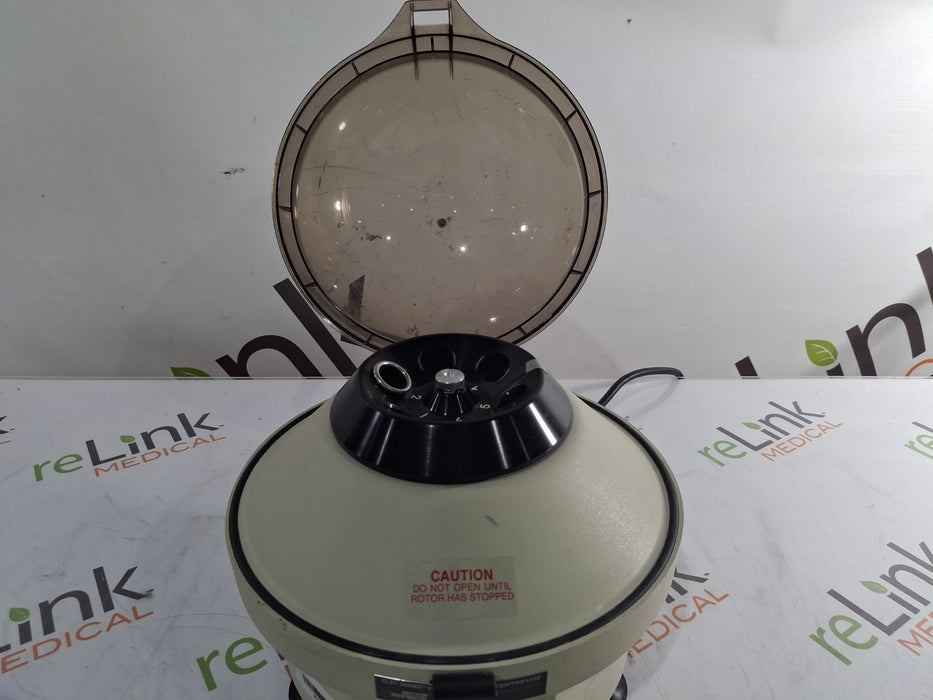 Clay Adams Compact 2 centrifuge