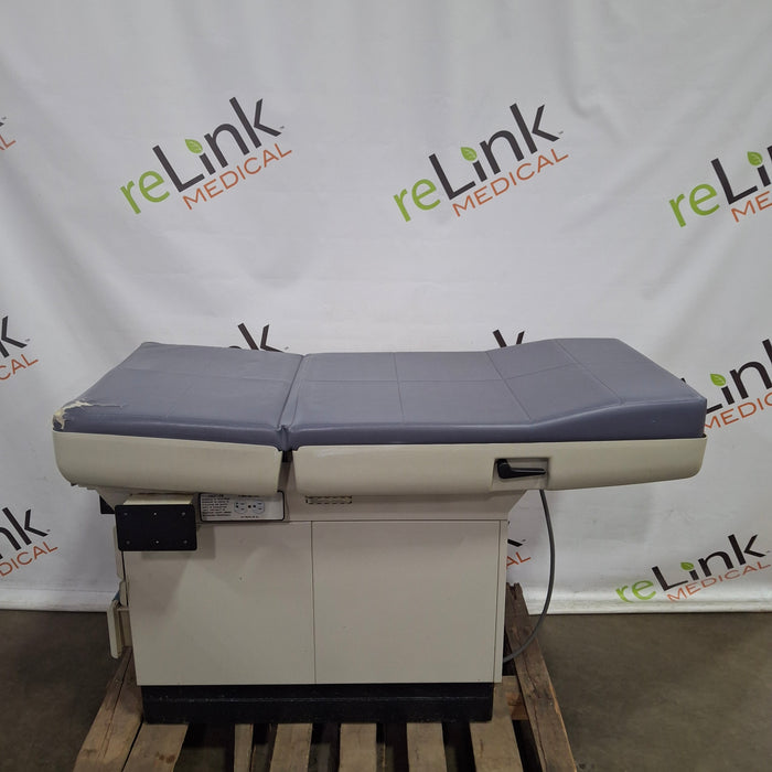 Midmark Midmark 404 Exam Table Exam Chairs / Tables reLink Medical