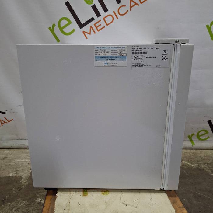 Thermo Scientific 3403 Midi 40 CO2 Incubator