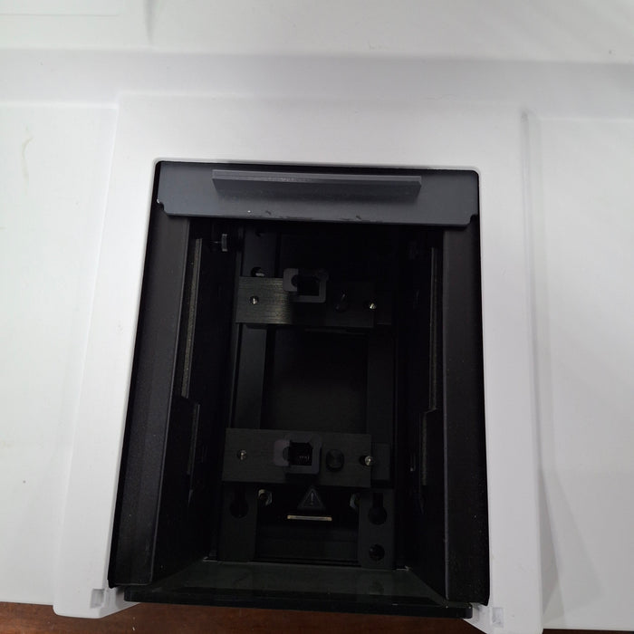 Agilent Agilent Cary 100 Series G9821A UV-Vis Spectrophotometer Research Lab reLink Medical