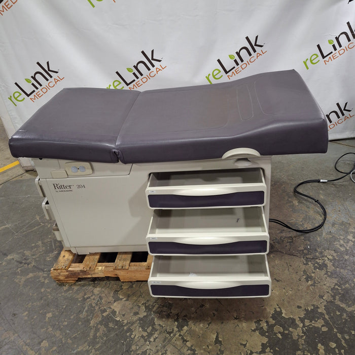 Midmark Midmark 204 Exam Table Exam Chairs / Tables reLink Medical