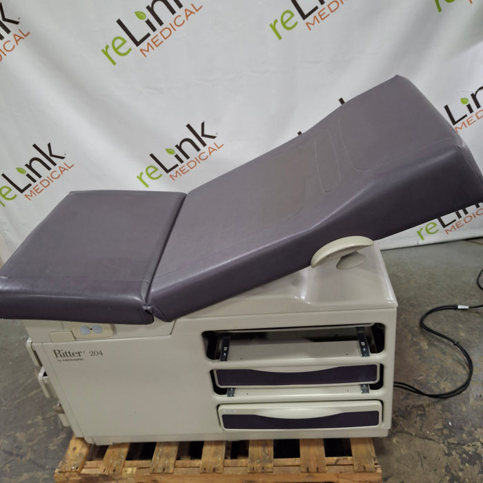 Midmark Midmark 204 Exam Table Exam Chairs / Tables reLink Medical