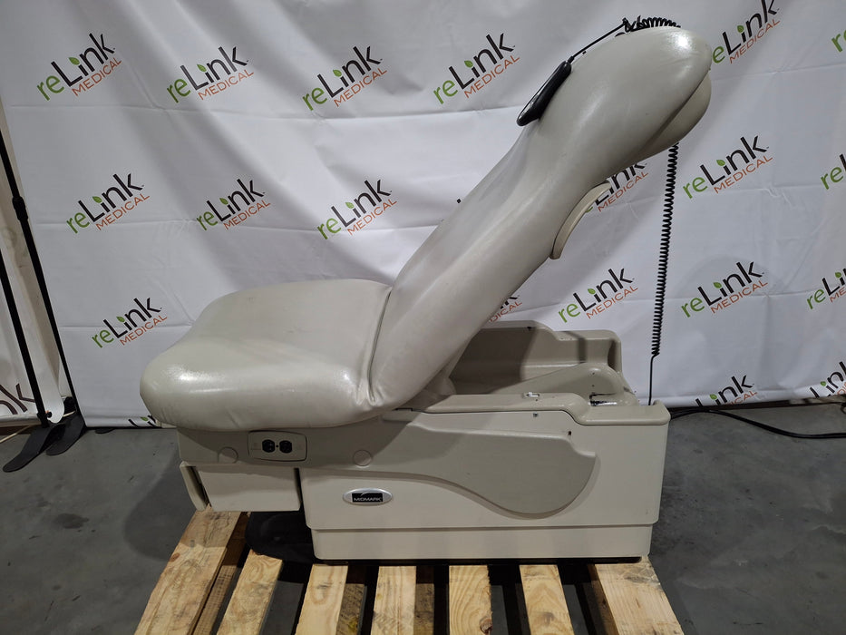 Midmark 623 Barrier Free Power Exam Table