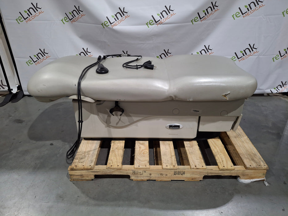 Midmark 623 Barrier Free Power Exam Table