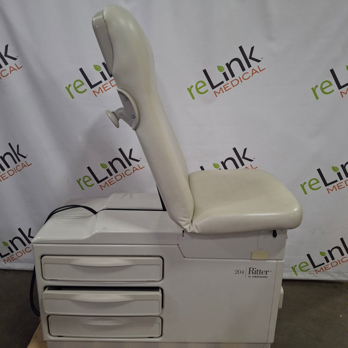 Midmark Midmark 204 Exam Table Exam Chairs / Tables reLink Medical