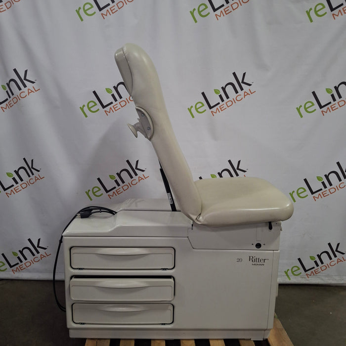 Midmark 204 Exam Table