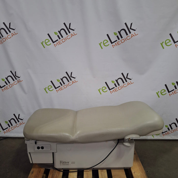 Midmark Midmark 222 Procedure Chair Exam Chairs / Tables reLink Medical