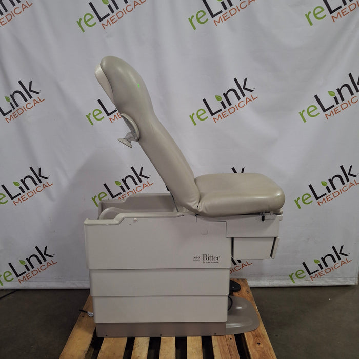 Midmark Midmark 222 Procedure Chair Exam Chairs / Tables reLink Medical