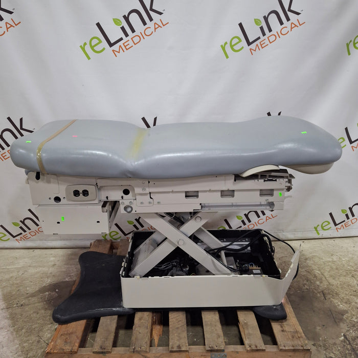 Midmark 625 Barrier-Free Power Exam Table