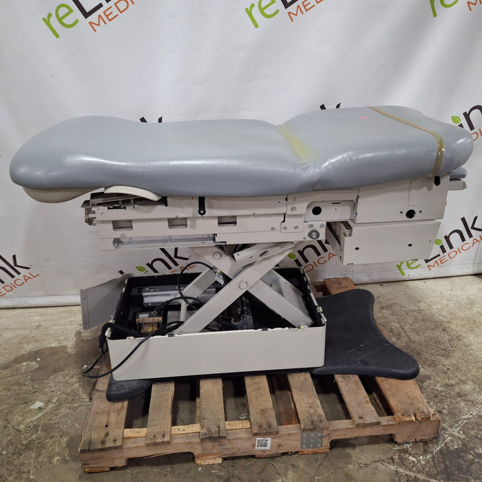 Midmark 625 Barrier-Free Power Exam Table